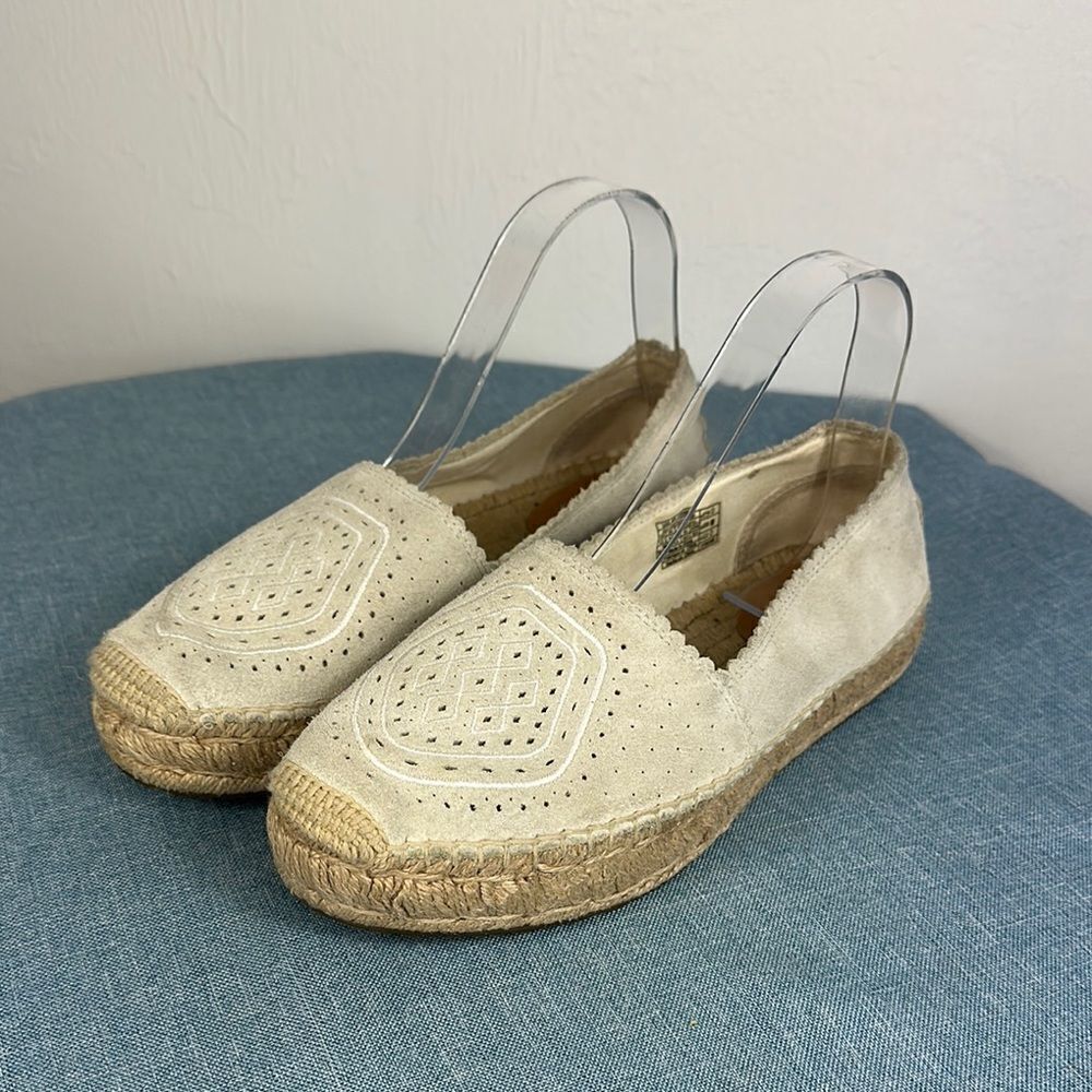 Ugg Beige Suede Slip On Espadrille Flat Perforated Heidi Jasmine Size 8.5